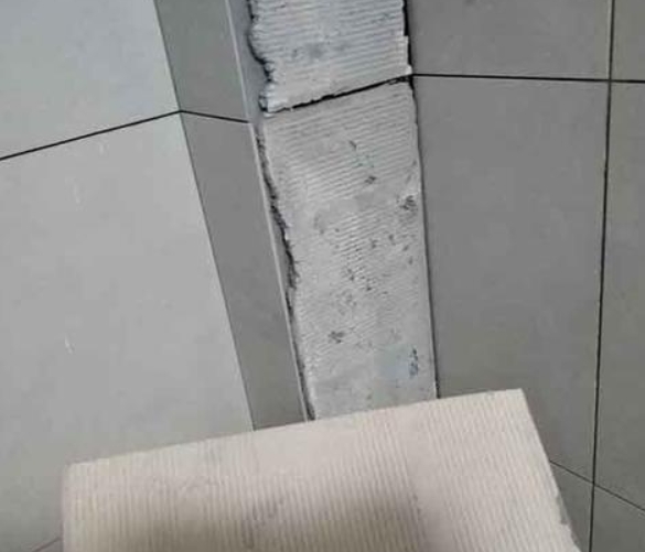 敖汉瓷砖空鼓维修公司分享下厨房瓷砖脱落的补救措施。